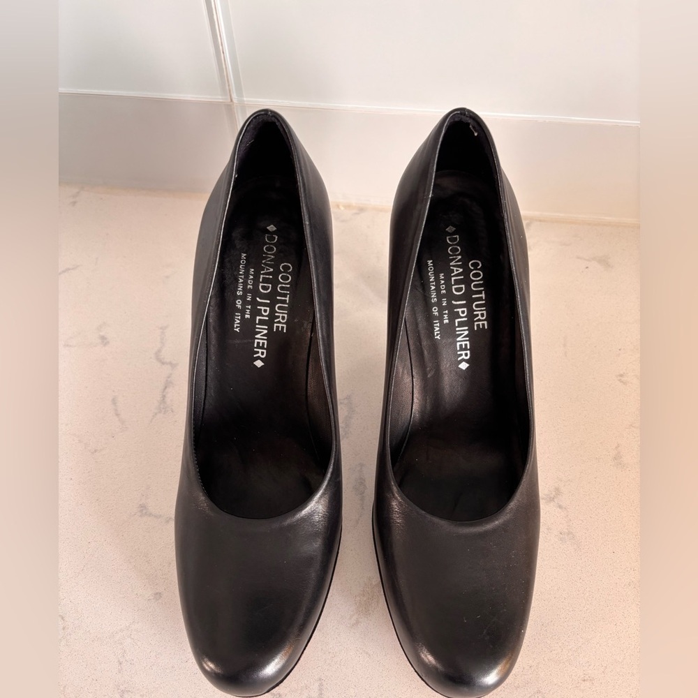 Donald J. Pliner Black Heels Classic Elegance - Picture 12 of 12